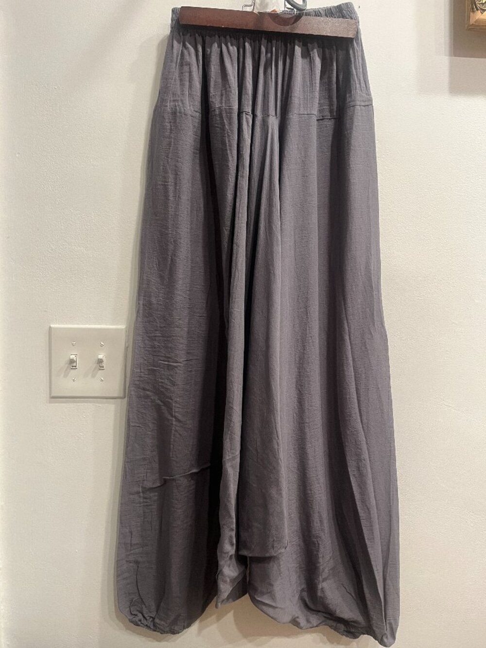 Etnika Slog Gray Linen Flowy Drape Harem Pants